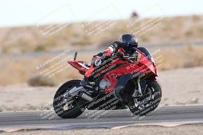 media/Nov-16-2025-Race Pace (Sun) [[8c5fa54630]]/Non Verified Riders (1st 20 Minutes)/5-Turn 15 (110pm)/